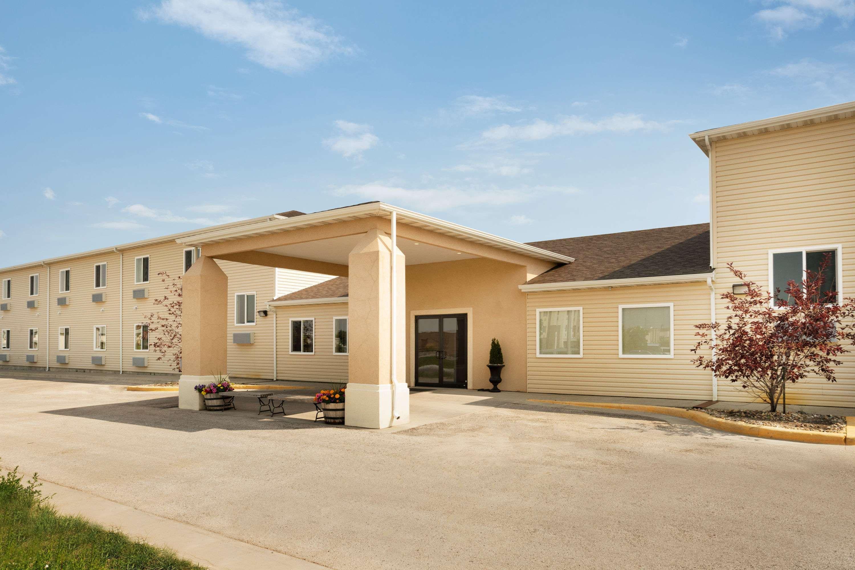 Travelodge By Wyndham Gillette Exterior foto